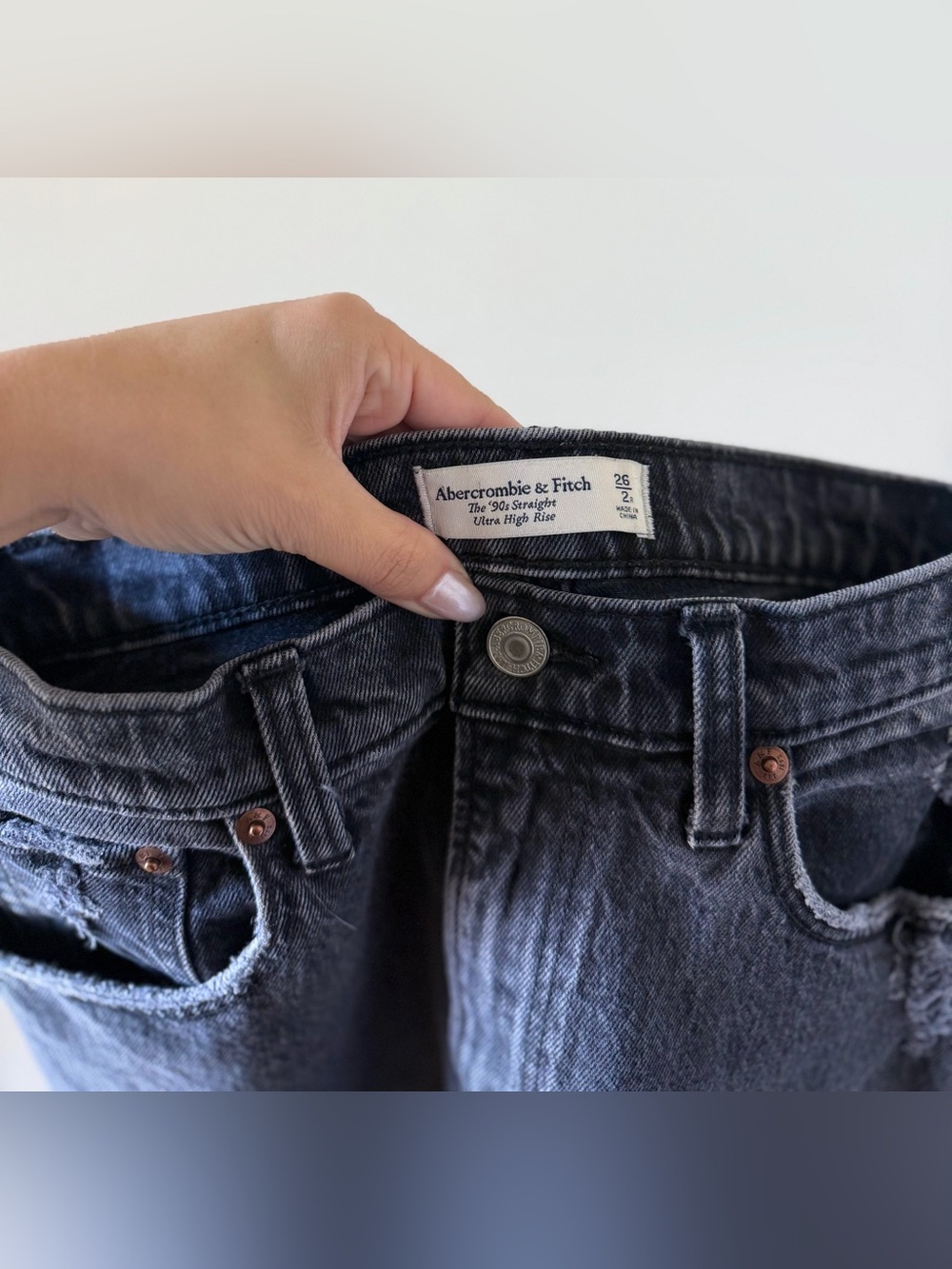 Abercrombie & Fitch ’90s Straight Ultra High Rise Jeans - Picture 5 of 5